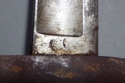 Sabre baïonnette type 1842. Poignée en laiton....