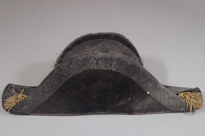Bicorne d'officier de Marine, en feutre taupé...