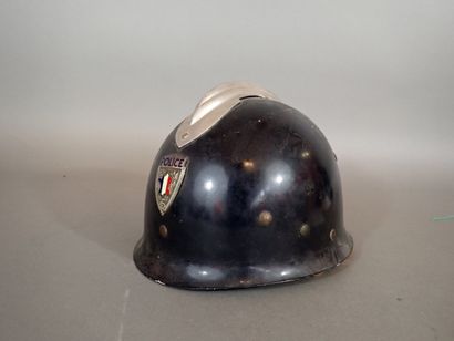 Casque modèle 1953 de la Police. Coque en...