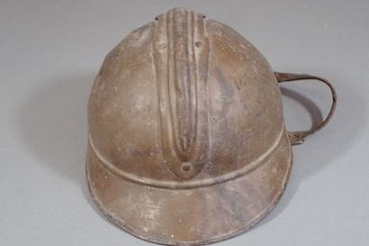 Casque Adrian mod 15 pour l'artillerie, repeint...