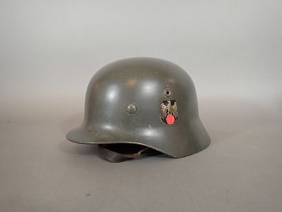 Casque de type allemand. La coque repeint...