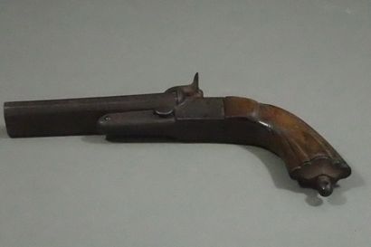 Pistolet à broche à deux canons à pans; crosse...