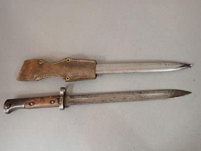 Baïonnette tchèque pour VZ24. Poignée à plaquettes...