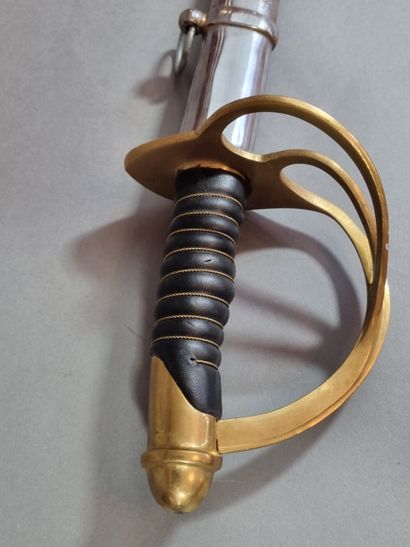 Copie de sabre dans le goût d'un sabre de...