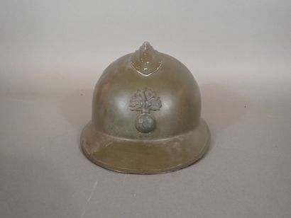 Casque français modèle 1926 en acier peint...