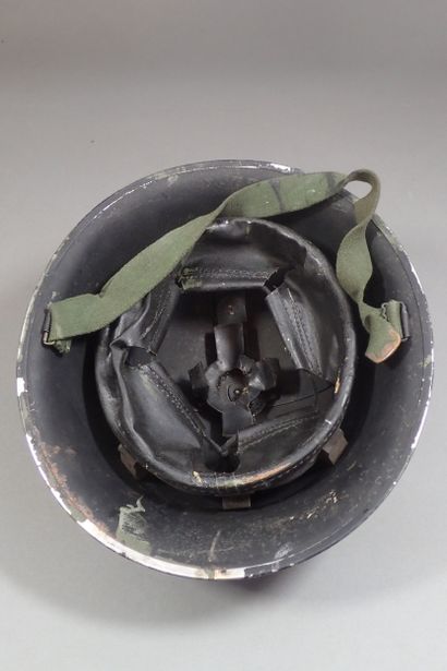 Casque britannique Mk IV. Coque en acier...