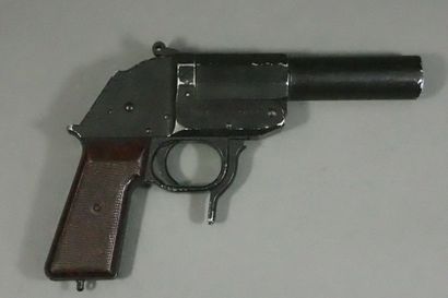 Pistolet lance fusée LP 1 de la DDR en alliage...