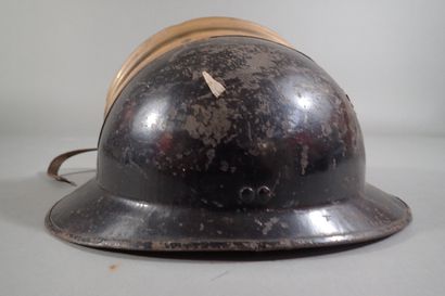 Casque Adrian modèle 26 pour la Police ou...