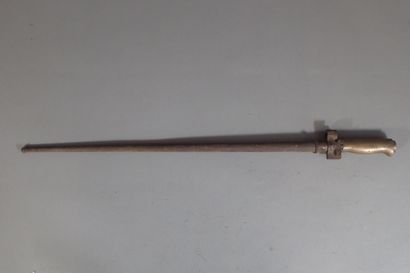 Baïonnette modèle 1886-15 Lebel. Poignée...