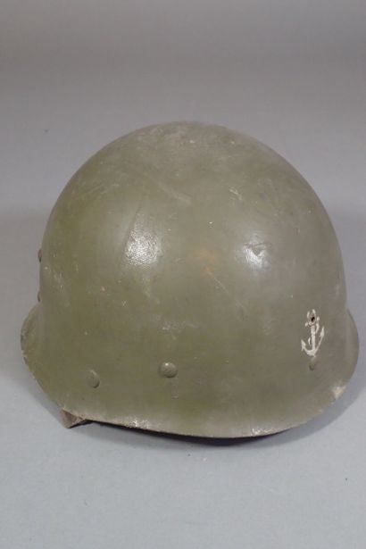 Sous-casque français modèle 51, en fibre...