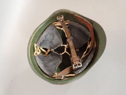 Casque russe SSH 60. Coque en acier peint...