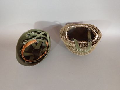 Casque de type US M1. Coque en acier avec...