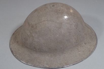 Casque britannique Mk II. Coque en acier...