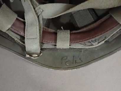 Casque français modèle F1. Coque en acier...