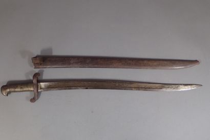 Sabre baïonnette type 1842. Poignée en laiton....