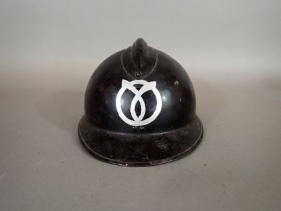 Casque Adrian mod 26, insigne gama peint,...