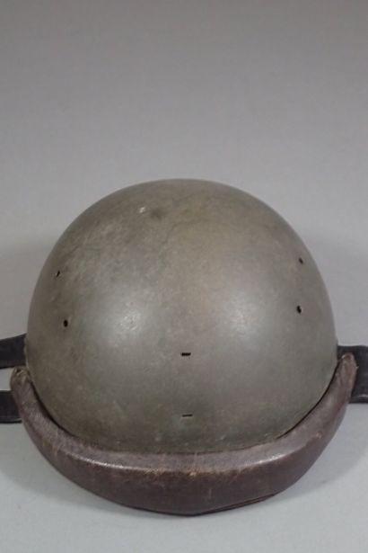 Casque français modèle 1935 des troupes motorisées....
