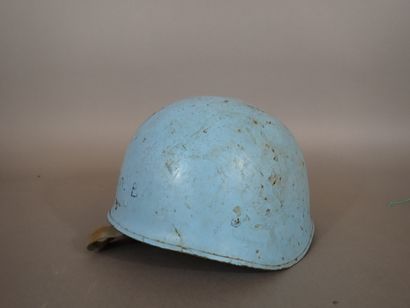 Casque français modèle F1. Coque en acier...