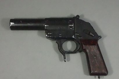 Pistolet lance fusée LP 1 de la DDR en alliage...