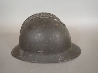 Casque français modèle 1926. Coque en acier...