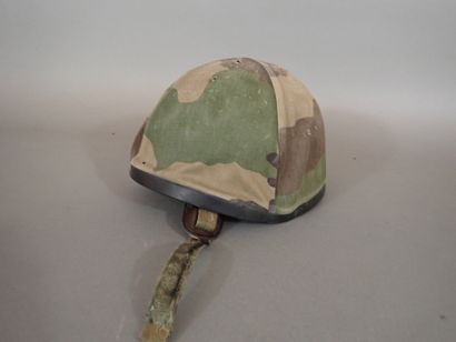 Casque français modèle F1. Coque en acier...