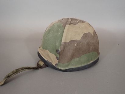 Casque français modèle F1. Coque en acier...