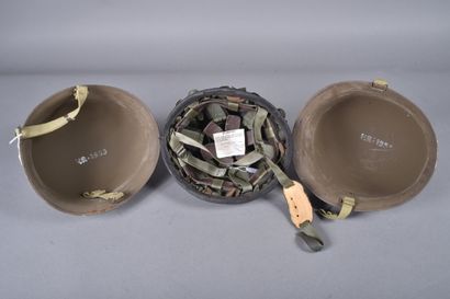 Casque F1 complet , neuf de stock avec salade...