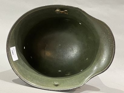 Coque de casque allemand modèle 1916. Fente...