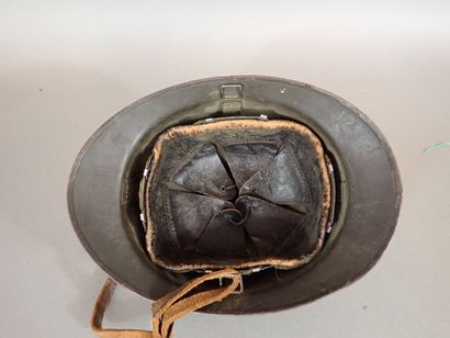 Casque français modèle 1926. Coque en acier...