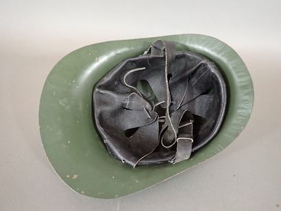Casque de pompiers soviétique modèle M 103-61....