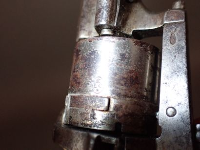 Petit revolver à broche système Lefaucheux,...