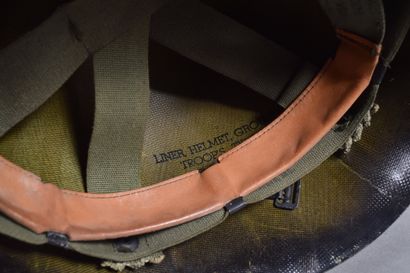 Sous casque américain M-1964 en résine avec...