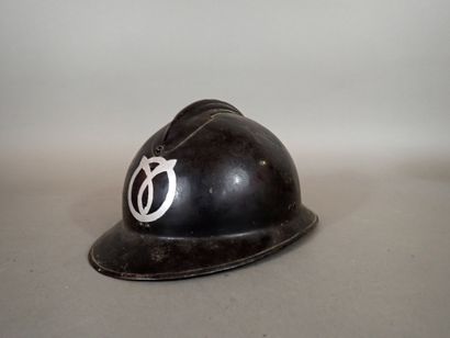 Casque Adrian mod 26, insigne gama peint,...