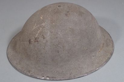 Casque britannique Mk II. Coque en acier...