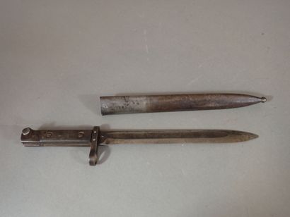 Baïonnette tchèque type VZ33. Poignée à plaquettes...
