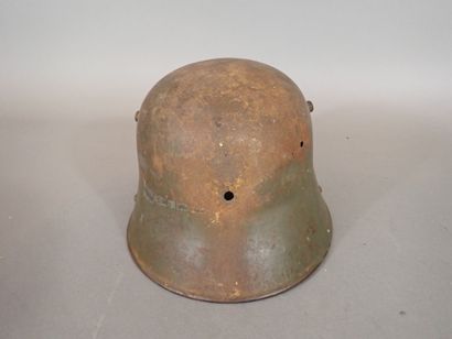 Coque de casque mod 16, peint en feldgrau,...