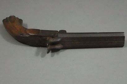 Pistolet à broche à deux canons à pans; crosse...