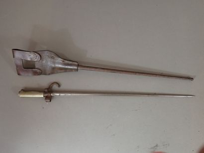 Baïonnette Lebel modèle 1886. Poignée en...