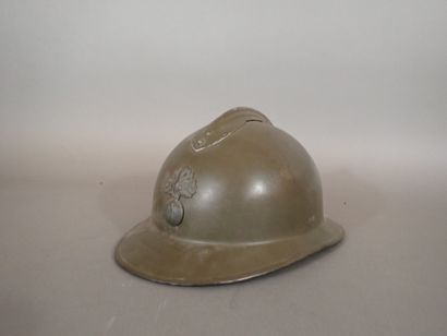 Casque français modèle 1926 en acier peint...