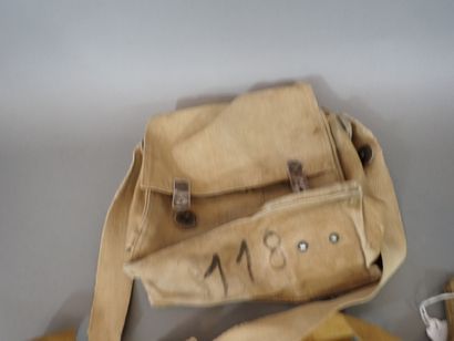 Lot: casquette russe en toile sable avec...