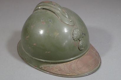 Casque Adrian modèle 1915 en acier repeint...
