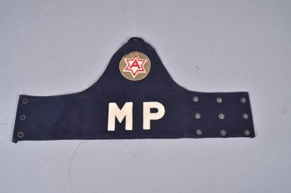 Brassard de MP en drap bleu avec insigne...