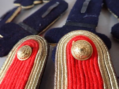 6 paires d’épaulettes de sous-officier de...