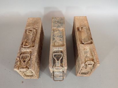 Lot de 3 caisses à munitions allemandes pour...