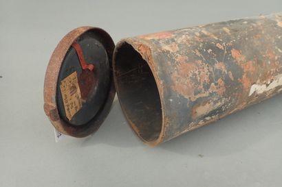 Container allemand en carton et bouchon en...