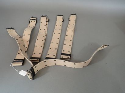 5 ceinturons type TAP en toile sable. Etat...