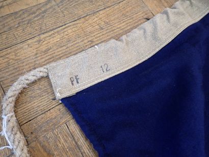 Un grand drapeau et un fanion tricolore.180x270...