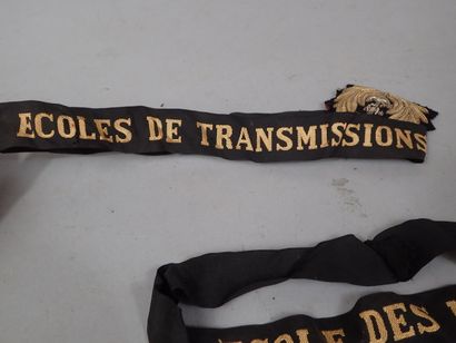 Lot comprenant trois bandes de bachis français...