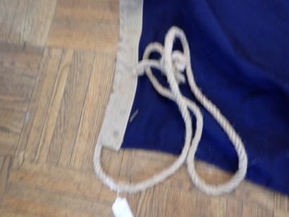 Un grand drapeau et un fanion tricolore.180x270...