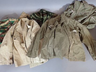 Lot d’uniforme français années 70-80: veste,...